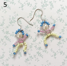 Poppetjes oorbellen - rocailles - handgemaakt - trendy