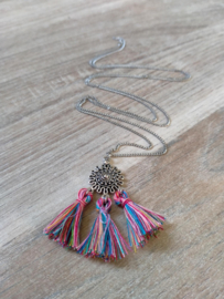 Lange ketting met klein Bohemian hangertje van Tibetaans zilver