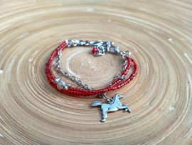 Handgemaakt rood paarden armbandje