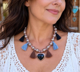 Bruine Glasparelketting met Ibiza Kwastjes