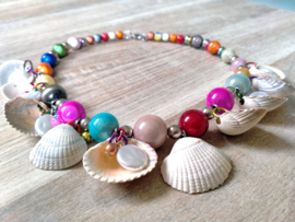 Korte schelpenketting met miracle beads