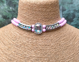Roze choker met strass verdelers