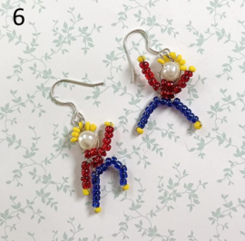 Poppetjes oorbellen - rocailles - handgemaakt - trendy