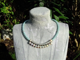 Pastelblauwe glasparel trouwketting en ornament met AB glans