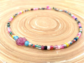 Choker met dieprode Tsjechische glazen bloemkraal