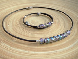 2 dlg. Choker-set bestaande uit een ketting en armband met strass rondellen