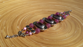 Armband met oud roze en bordeaux glasparels