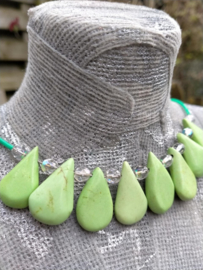 Groene spangketting van keramiek druppels, en AB glas bicones