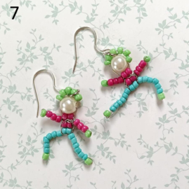 Poppetjes oorbellen - rocailles - handgemaakt - trendy