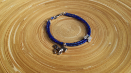 Blauw armbandje met paardje en vlinder