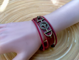 Rode leren armband van gerecycled leer