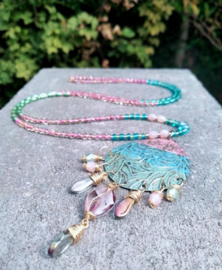 Lange regenboog ketting met ornament