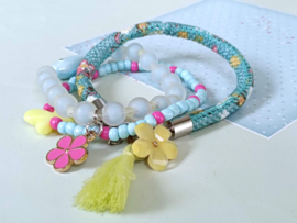Turquoise met gele armbandenset
