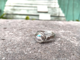 Copperwire ring met facet geslepen glas rondel met AB