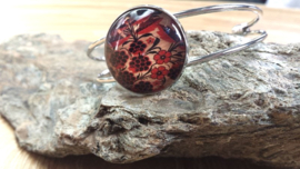 Oranje/bruin bewerkte Bangle met glazen Cabochon