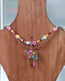 Ibiza style ketting met Czech bloemkralen