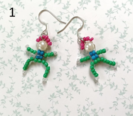 Poppetjes oorbellen - rocailles - handgemaakt - trendy