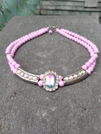 Roze choker met strass verdelers