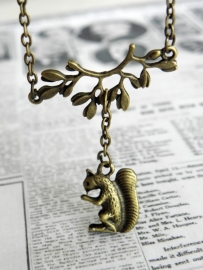 Ketting "Squirrel On A Branch"