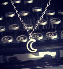 Maan Ketting "Crescent"