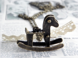 Ketting "La(n)ce, The Rockin` Horse" met strik