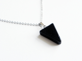 Ketting "Black Stone Triangle"