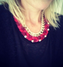 Statement Ketting "Red Braids"