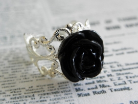 Ring "Black Rose" met zwart roosje