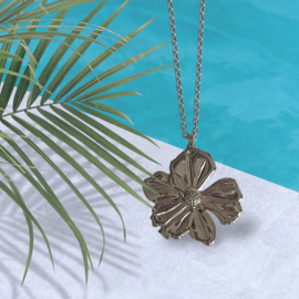 Ketting "Large Silver Flower" Kies zelf de lengte / Keuze uit echt leren ketting of stainless steel ketting