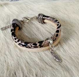 Leren Armband "The Feathered Snake" (ook leverbaar met andere bedels)