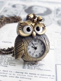 Uil Ketting "Mrs. Featherly Owl" met klokje