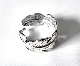 Veer Ring "Silver Feather"