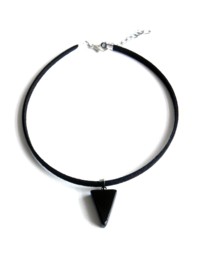 Choker Ketting "Black Stone Triangle"