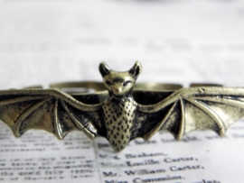 Two Finger Ring "Bad Bat" Goudkleurig