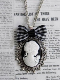 Camee Ketting "Large Bow Cameo"