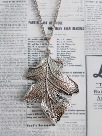 Ketting "Big Leaf" met groot herfstblad