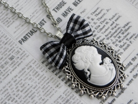 Camee Ketting "Large Bow Cameo"