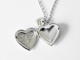 Medaillon Ketting "Carpe Diem From The Heart" Met of Zonder Extra Letter Ketting