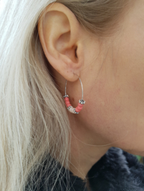 Oorbellen "Beaded Hoops"  Coral / Zilver