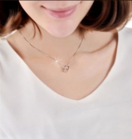 Subtiele Ketting "Delicate Cube"