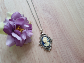 Camee Ketting "Dark Blue Lady"