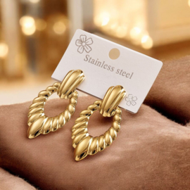 Goudkleurige Stainless Steel Oorbellen "Twisted Statement" – Gedraaid Design