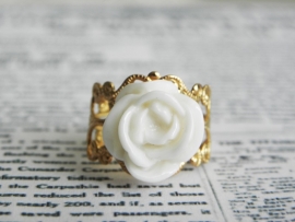 Goudkleurige Ring "cream Rose"