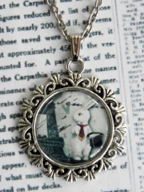 Ketting "The Rabbit Magician" Rond