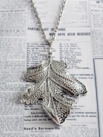 Ketting "Big Leaf" met groot herfstblad