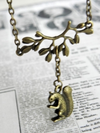 Ketting "Squirrel On A Branch"