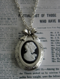 Medaillon Ketting "Locked Lady" verzilverd