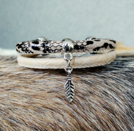 Leren Armband "The Feathered Snake" (ook leverbaar met andere bedels)