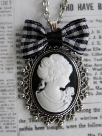 Camee Ketting "Large Bow Cameo"