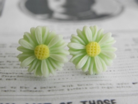 Oorstekers "Light Green Daisy"